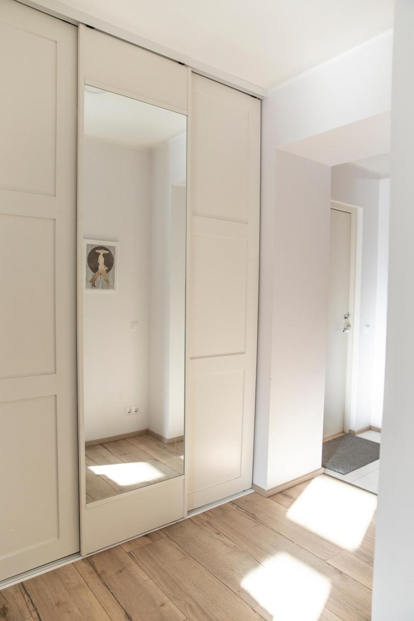 Charming One Bedroom In Apartment *